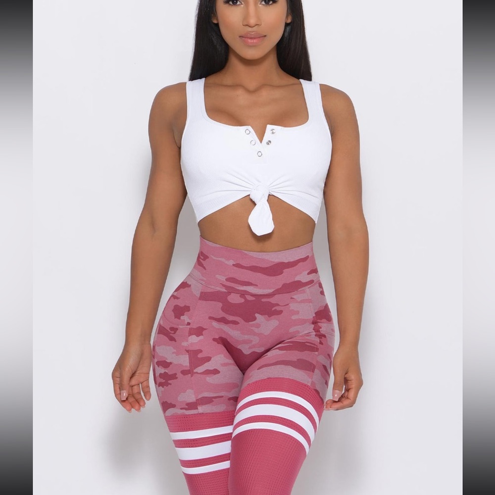 Bombshell medium Henley Sports Bra, White